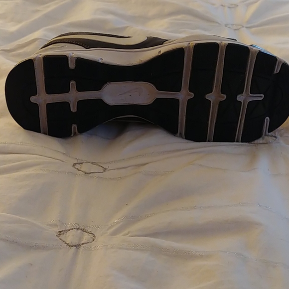 Nike Women's Sneakers - Memory Foam Insoles - Picture 3 of 4